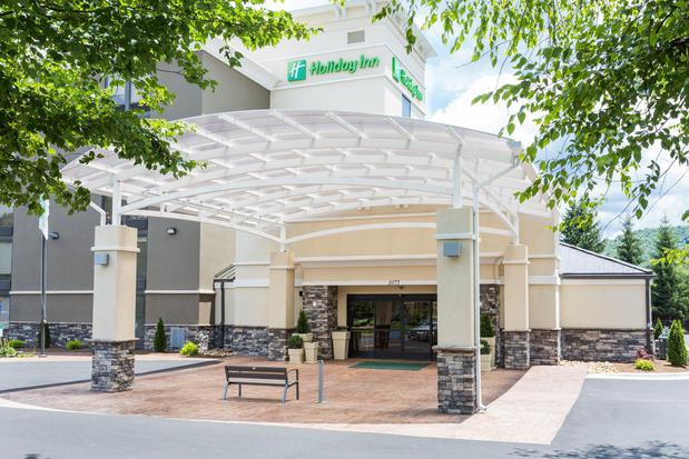 Images Holiday Inn Boone - University Area by IHG