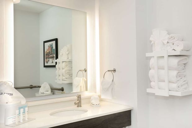 Images Hampton Inn & Suites Nashville-Green Hills