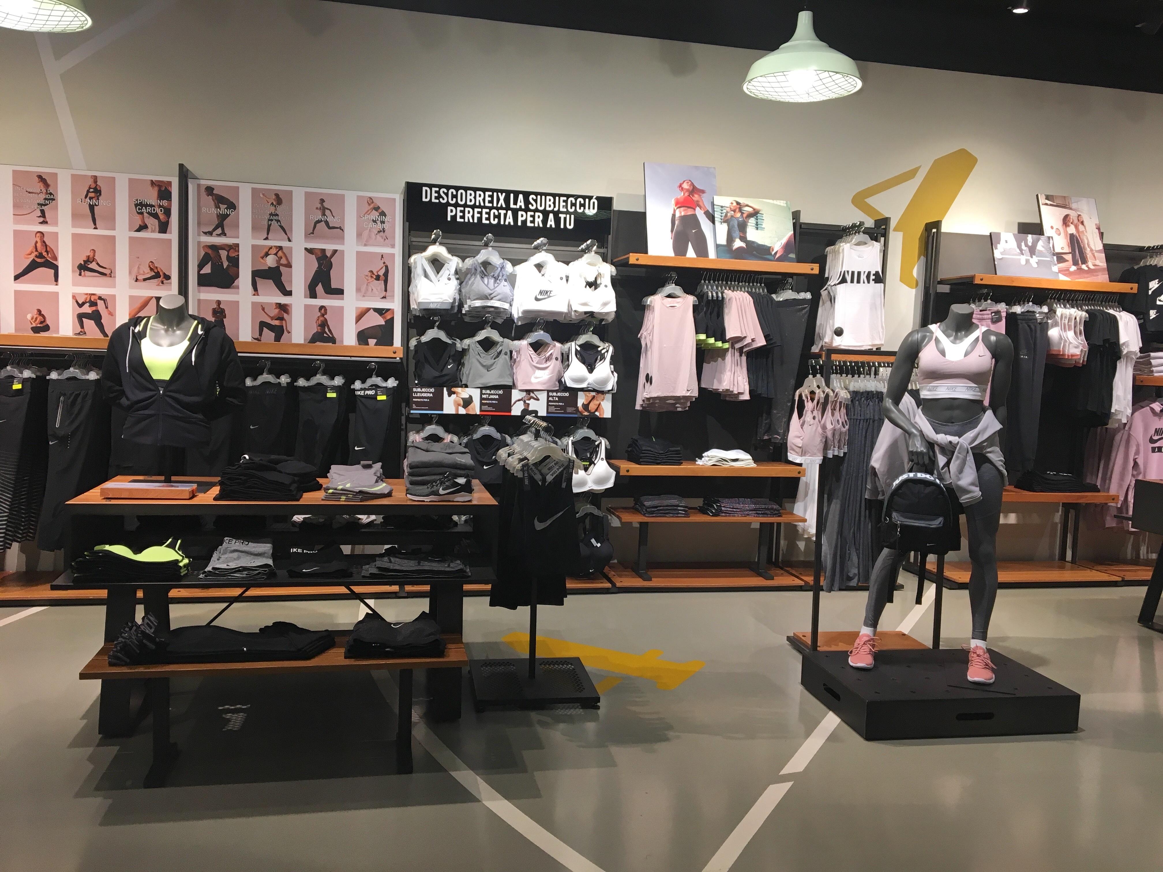 Images Nike Store L’Illa