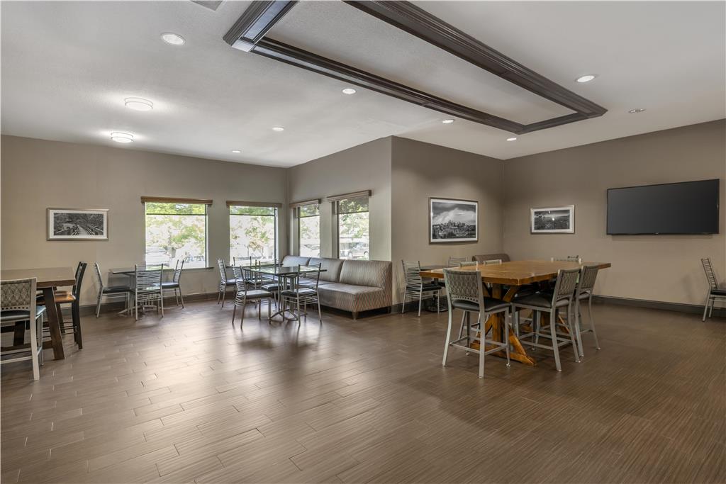 BW Plus Lees Summit Breakfast