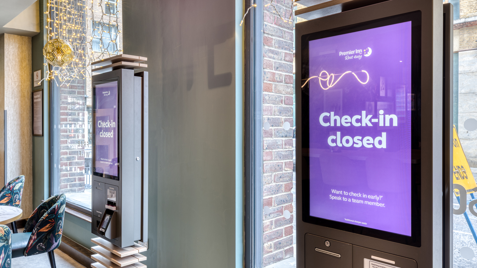 Premier Inn London Southwark (Tate Modern) hotel reception