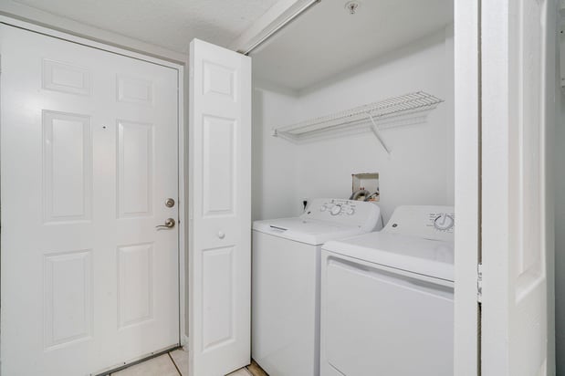 Images Advenir at Aventine