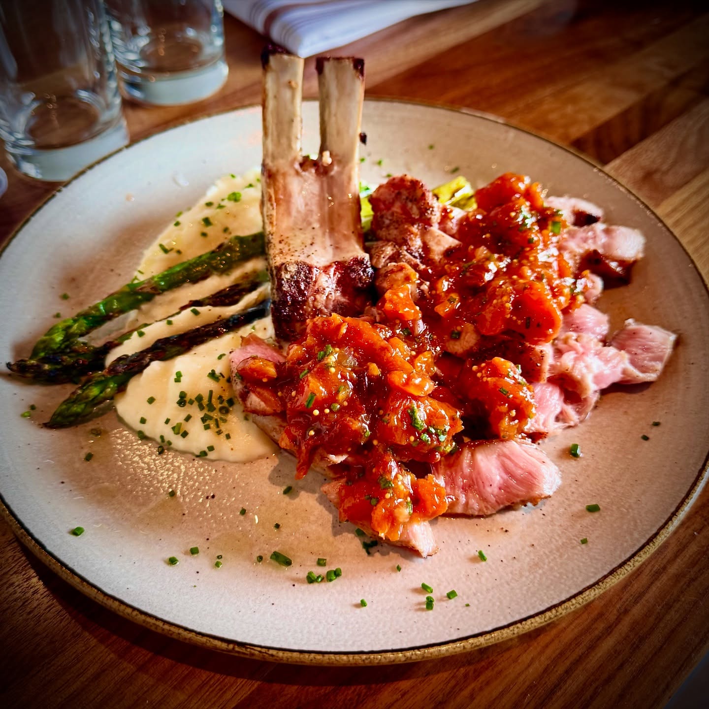 NEW: Berkshire Double Bone Pork, cooked just right and layered with silky potato purée, charred asparagus, and a mostarda gastrique that cuts through with a sweet, sharp kick.
Big flavor, no shortcuts.