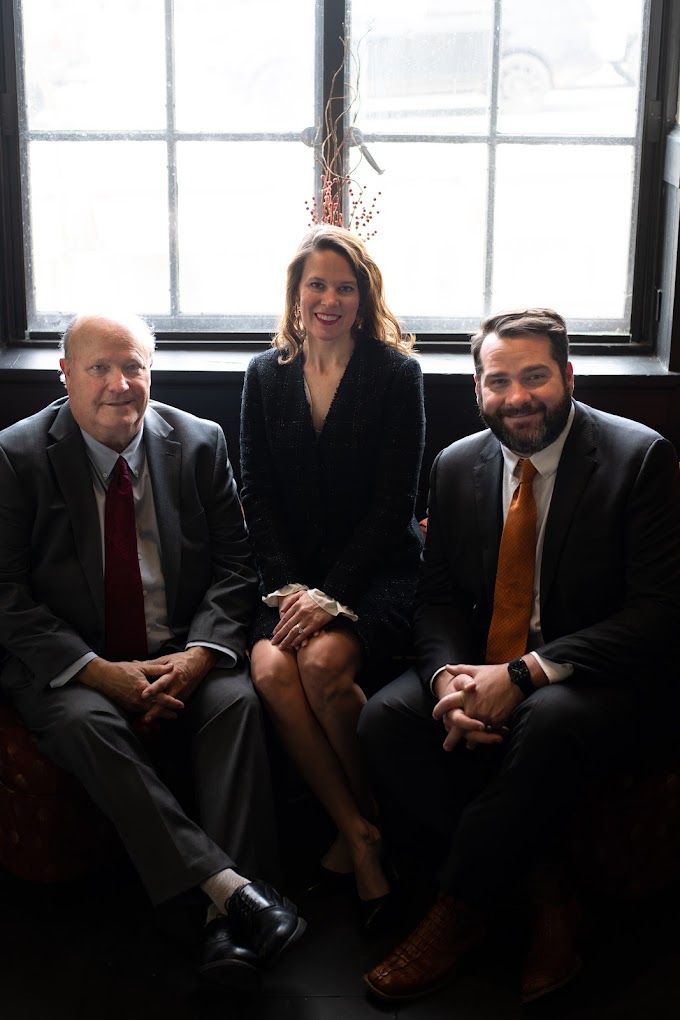 In Texas, the statute of limitations for filing a personal injury lawsuit is typically two years from the date of the incident. As a result, it is crucial to enlist the services of a proficient personal injury lawyer as soon as feasible following the accident. In situations involving fatal semitrailer accidents and other types of crashes, it is similarly imperative to act expeditiously in order to preserve any pertinent evidence, such as skid marks or gouging on the roadway, interviewing impartial witnesses, and safeguarding the vehicles involved in the collision, which may prove to be valuable in the litigation process.