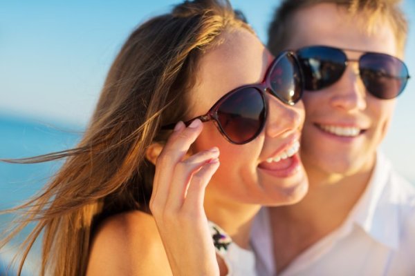 of Computer Problem Solvers Eyewear startup Felix Gray, known for their reflective computer glasses, recently started offering their styles with prescription lenses for $ a pair.