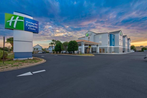 Images Holiday Inn Express & Suites Destin E - Commons Mall Area by IHG