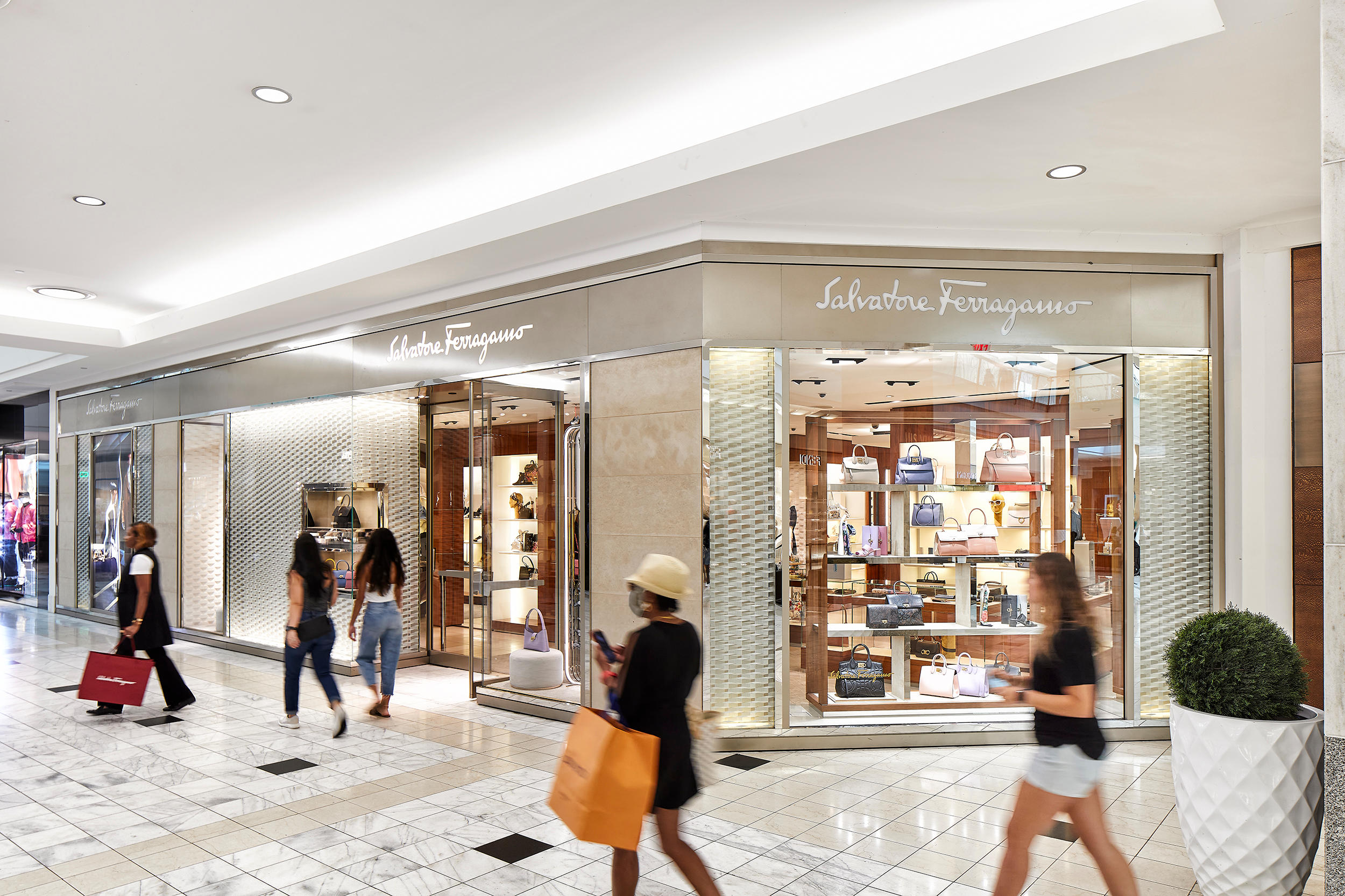 Louis Vuitton Atlanta Lenox Square, 3393 Peachtree Rd, Level 3, Atlanta, GA,  Clothing Retail - MapQuest