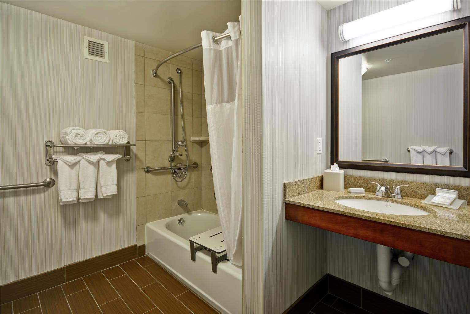 Guest room bath