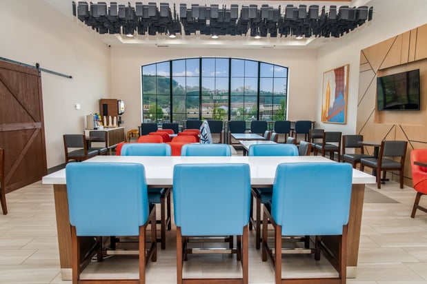 Images Holiday Inn Express & Suites Pittsburgh-South Side by IHG
