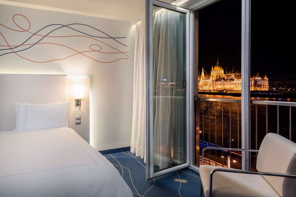 Superior Room with Danube & Parliament view Park Plaza Budapest Budapest (06 1) 487 9487