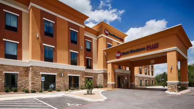 Images Best Western Plus Elmendorf Hotel / San Antonio Hotel