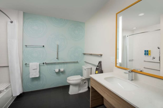 Images Tru by Hilton Miami West Brickell