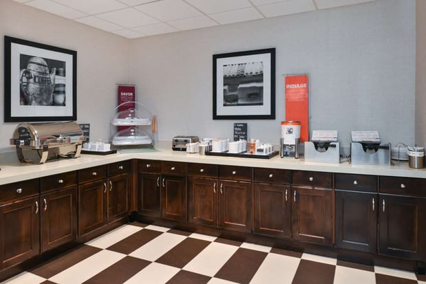 Images Hampton Inn & Suites Denver-Speer Boulevard