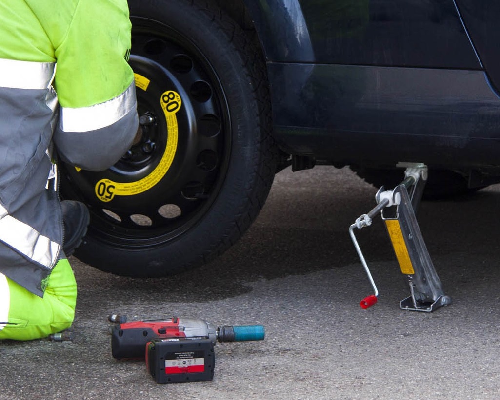 Steelz Transportation and Towing provides fast and reliable roadside assistance to get you back on the road quickly. Whether you're dealing with an unexpected breakdown or need help in a tough situation, I am ready to offer the support you need. I aim to provide peace of mind with our efficient and dependable roadside services.