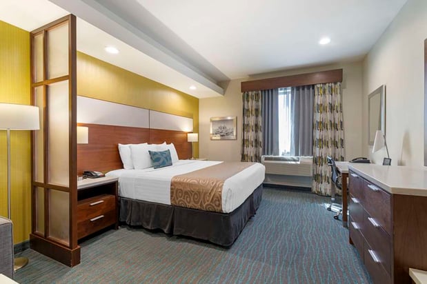 Images Best Western Plus Gardena Inn & Suites