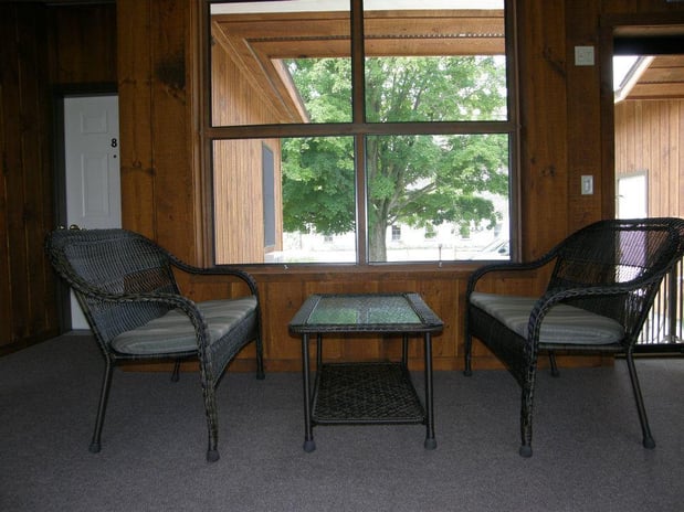 Images Redwood Inn & Suites