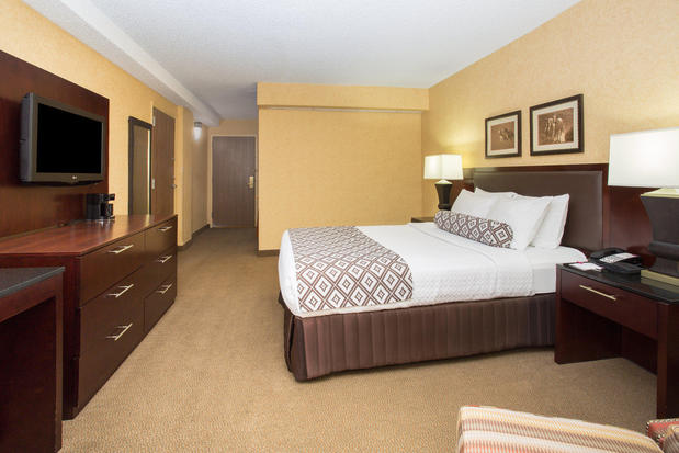 Images Crowne Plaza Denver Airport Convention Ctr, an IHG Hotel