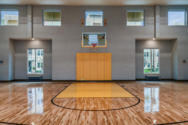 Images Centre Pointe Apartments