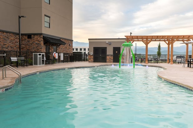 Images Staybridge Suites Pigeon Forge - Smoky Mtns by IHG