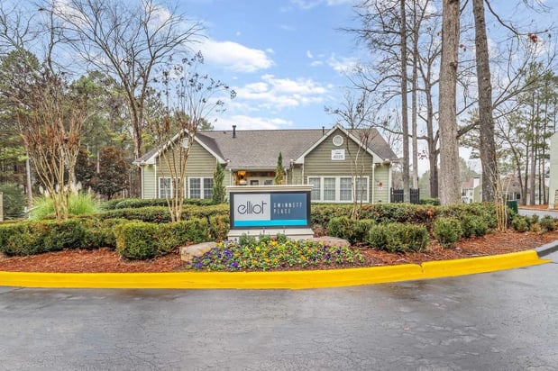 Images Elliot Gwinnett Place