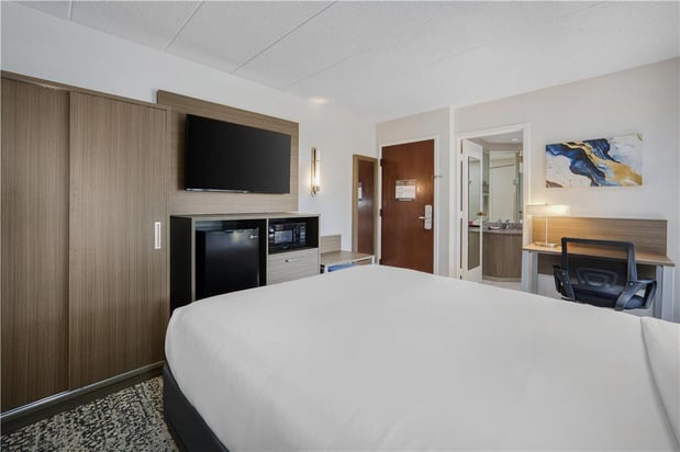 Images SureStay Plus by Best Western Chicago Lombard