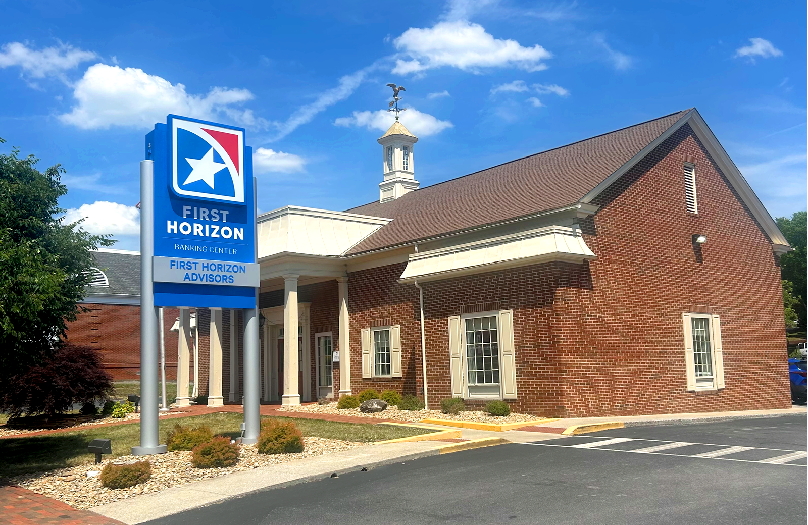 First Horizon Bank - Greeneville, TN - N Main St