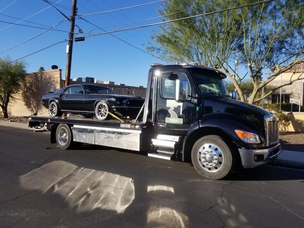 Images Freeway Towing & Storage