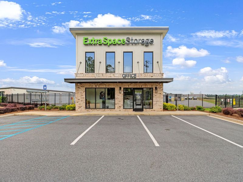 Beauty Image - Extra Space Storage at 200 Leamington Blvd, Byron, GA 31008