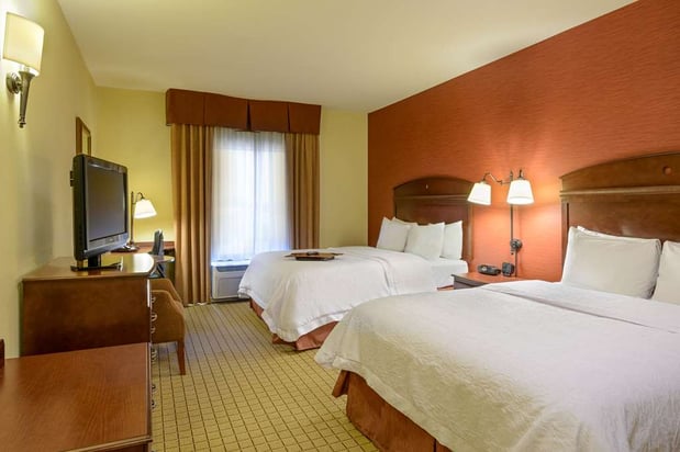 Images Hampton Inn & Suites Peoria at Grand Prairie, IL