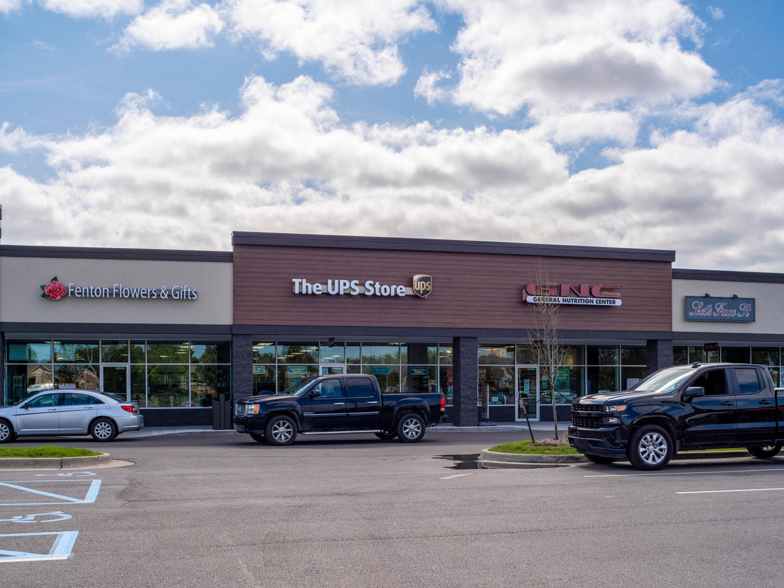 The UPS Store, GNC at Silver Pointe Shopping Center