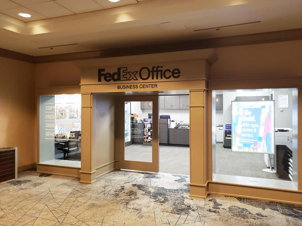 Images FedEx Office Print & Ship Center