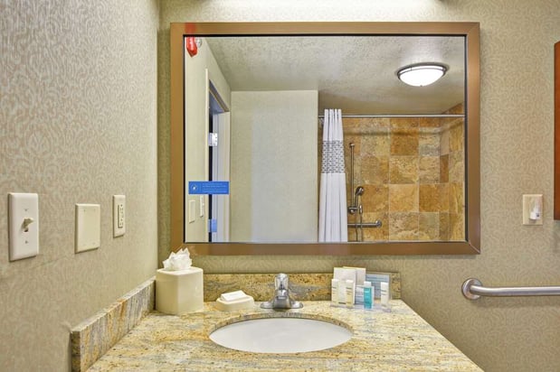 Images Hampton Inn & Suites New Hartford