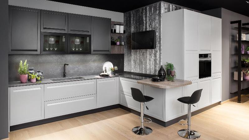 Images Mobili Prestige - Piattaforme Aeree, Scale e Traslochi