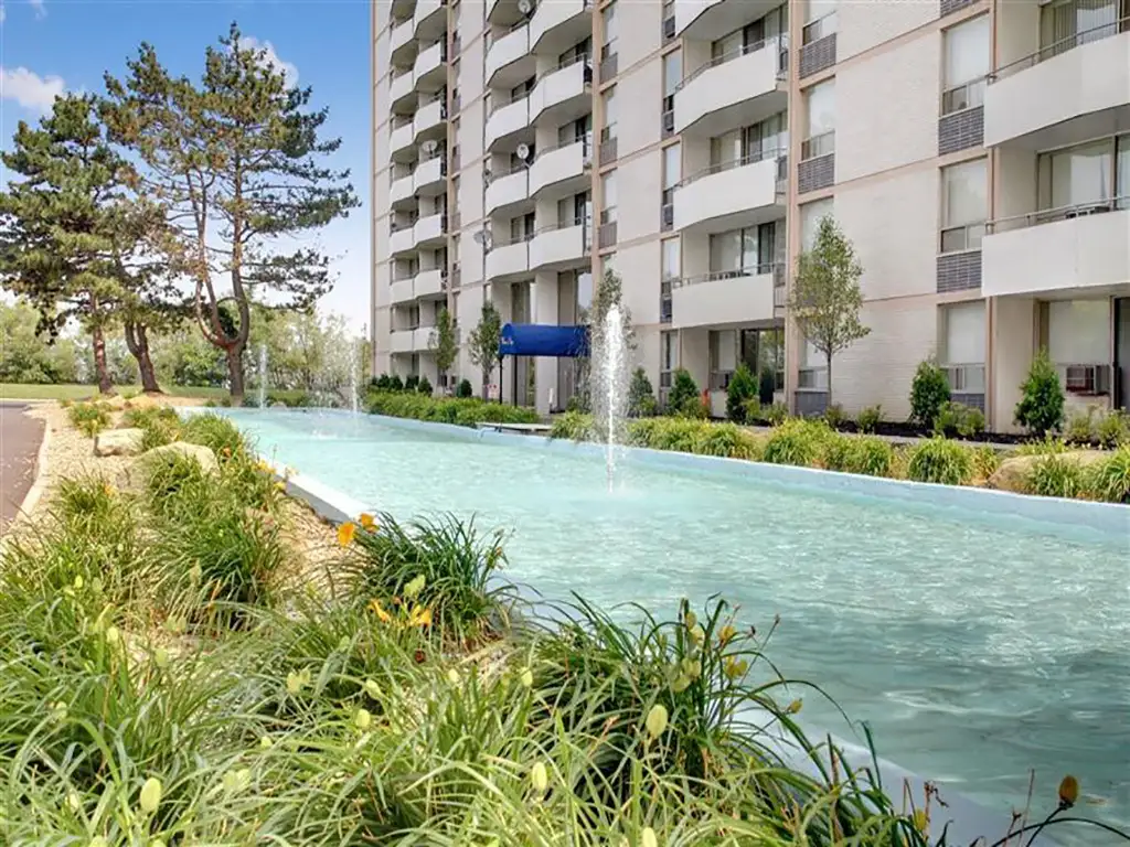 Outdoor Pool And Sundecks 