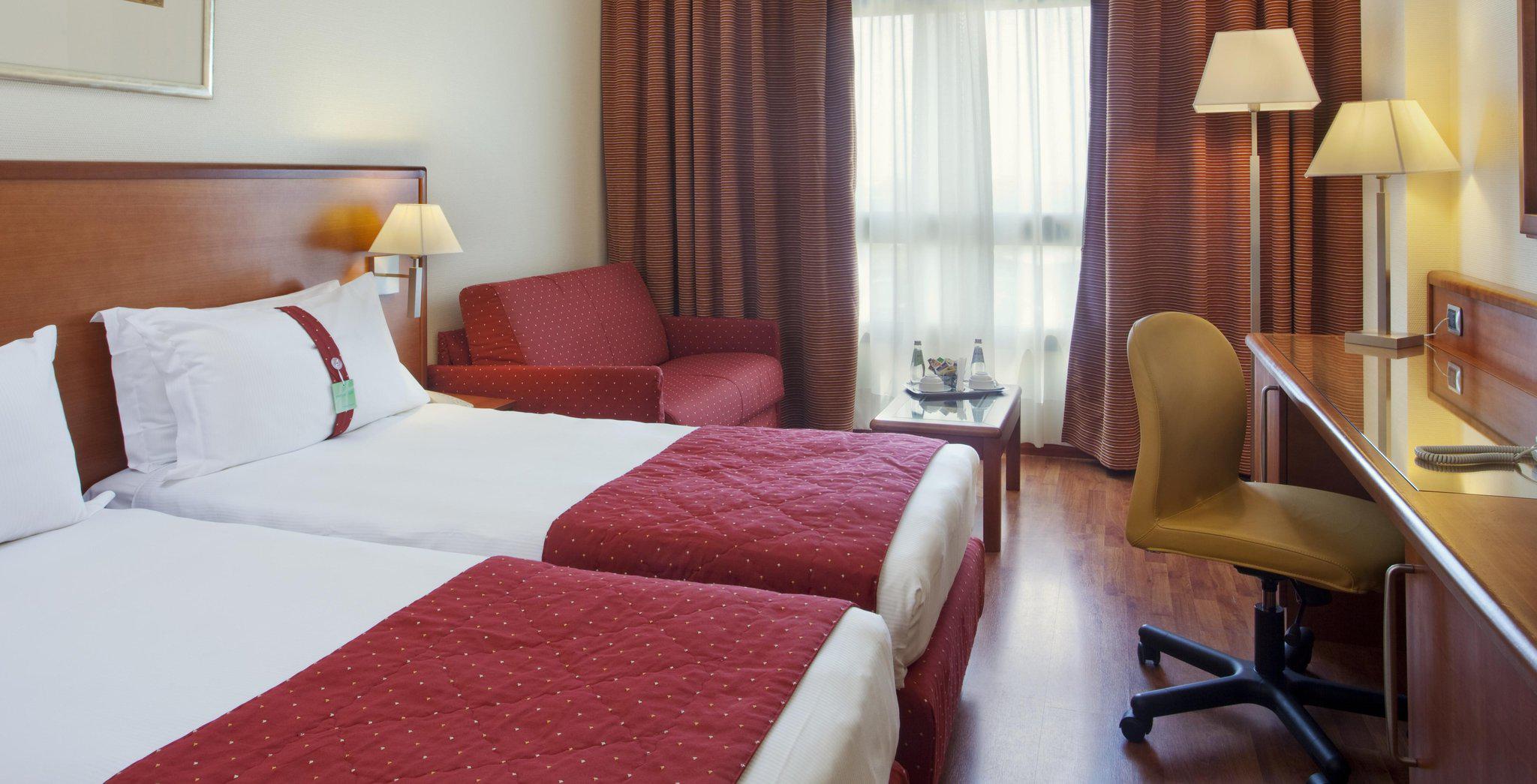 Images Holiday Inn Cagliari, an IHG Hotel