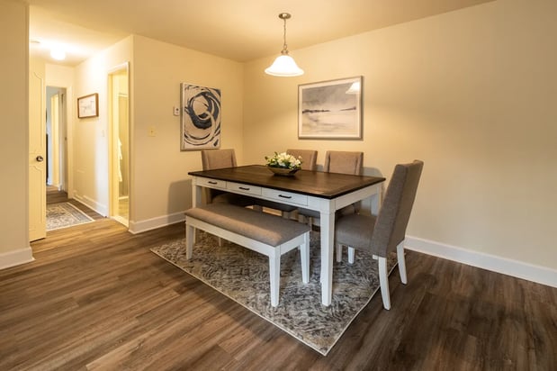 Images Woodridge Apartments