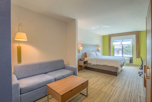 Images Holiday Inn Express & Suites Gulf Shores by IHG