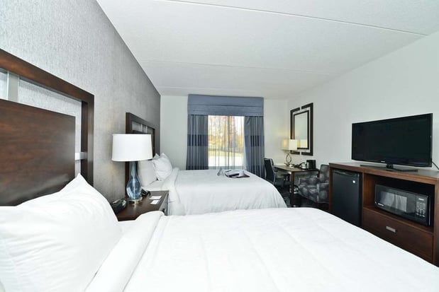 Images Hampton Inn & Suites Greensboro/Coliseum Area
