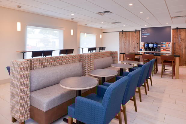 Images Holiday Inn Express & Suites Omaha - 120th And Maple by IHG