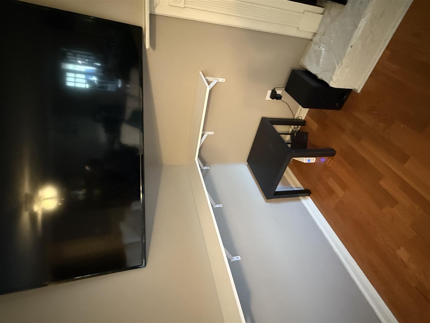 V & V HandyMen LLC Image