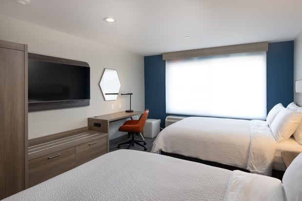 Images Holiday Inn Express & Suites Hawaiian Gardens by IHG