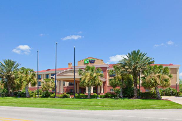 Images Holiday Inn Express & Suites Wharton, an IHG Hotel