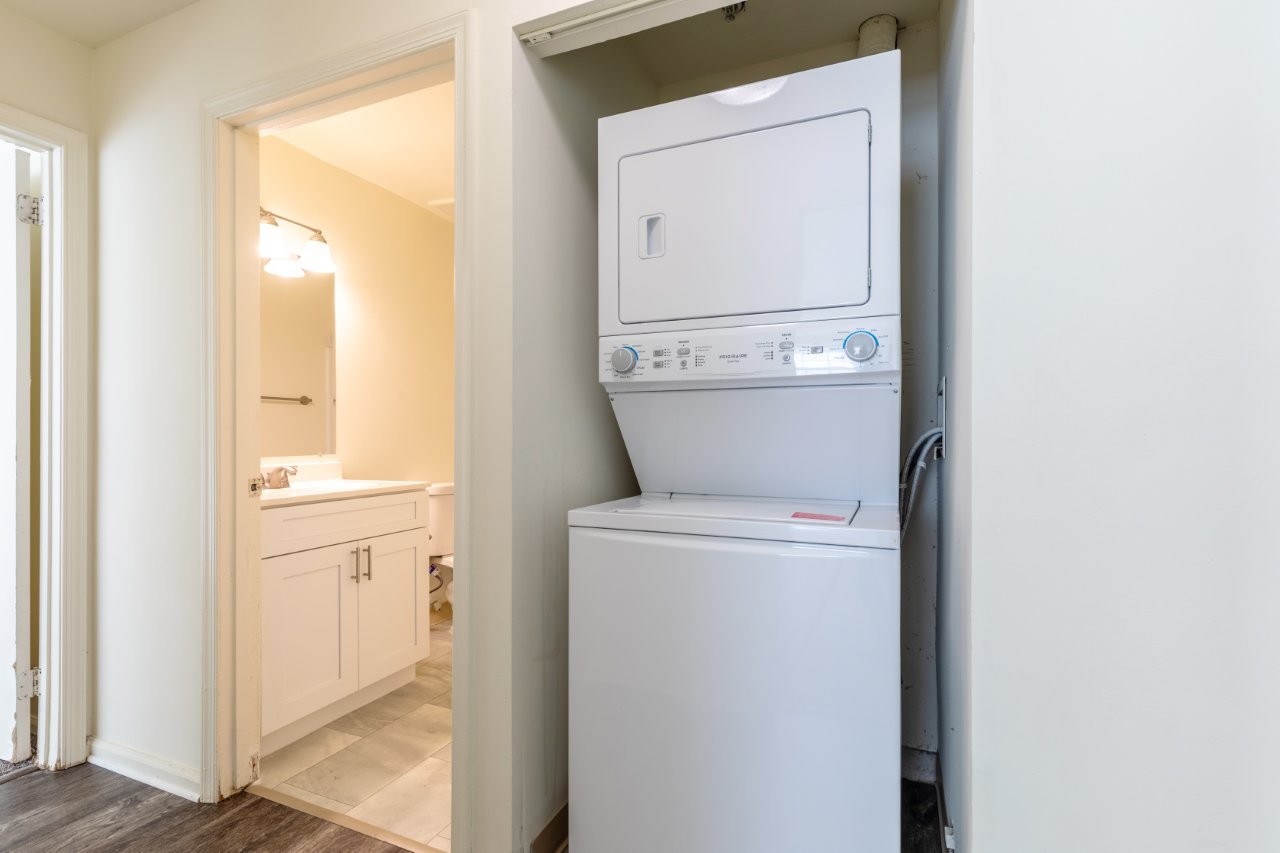 Cannon & Westover Apartment Homes Image