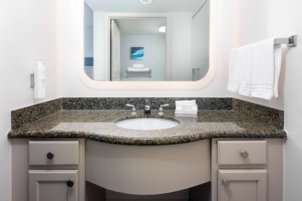 Images Homewood Suites by Hilton Tampa Airport - Westshore