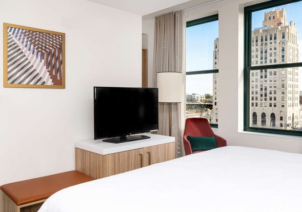 Images Hilton Garden Inn Flint Downtown