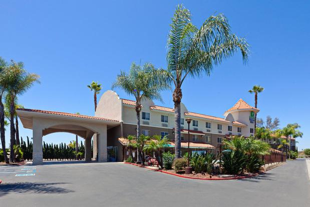 Images Holiday Inn Express & Suites San Diego-Escondido, an IHG Hotel