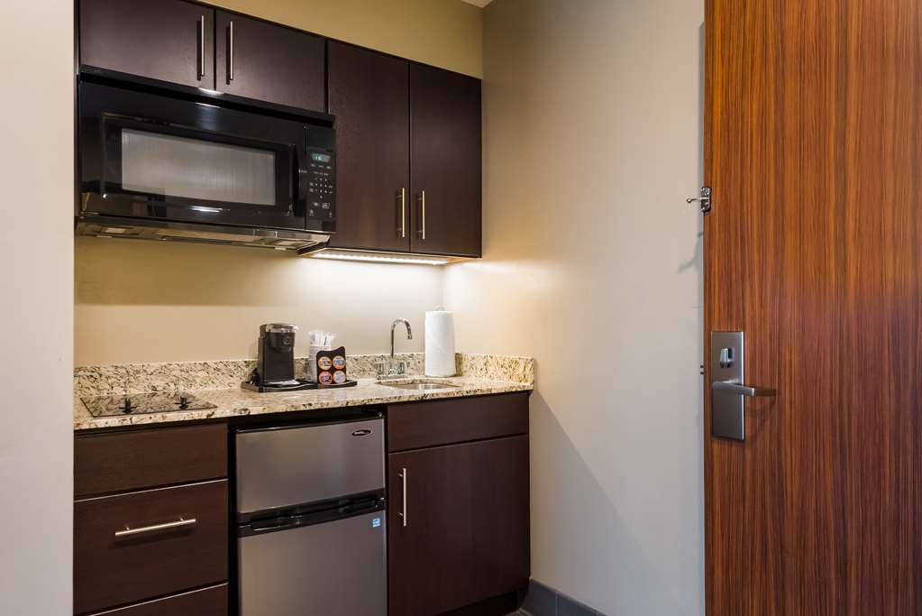 Double Queens Kitchenette