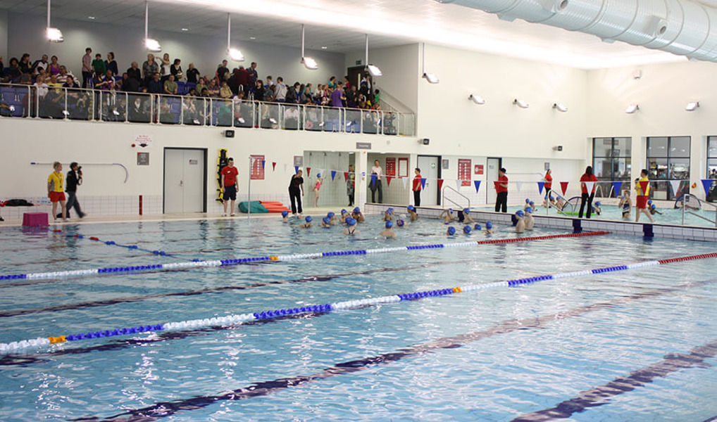 The site hosts an eight-lane, 25m main pool with electronic timing equipment, as well as a smaller T Westcroft Leisure Centre Carshalton 020 8669 8666