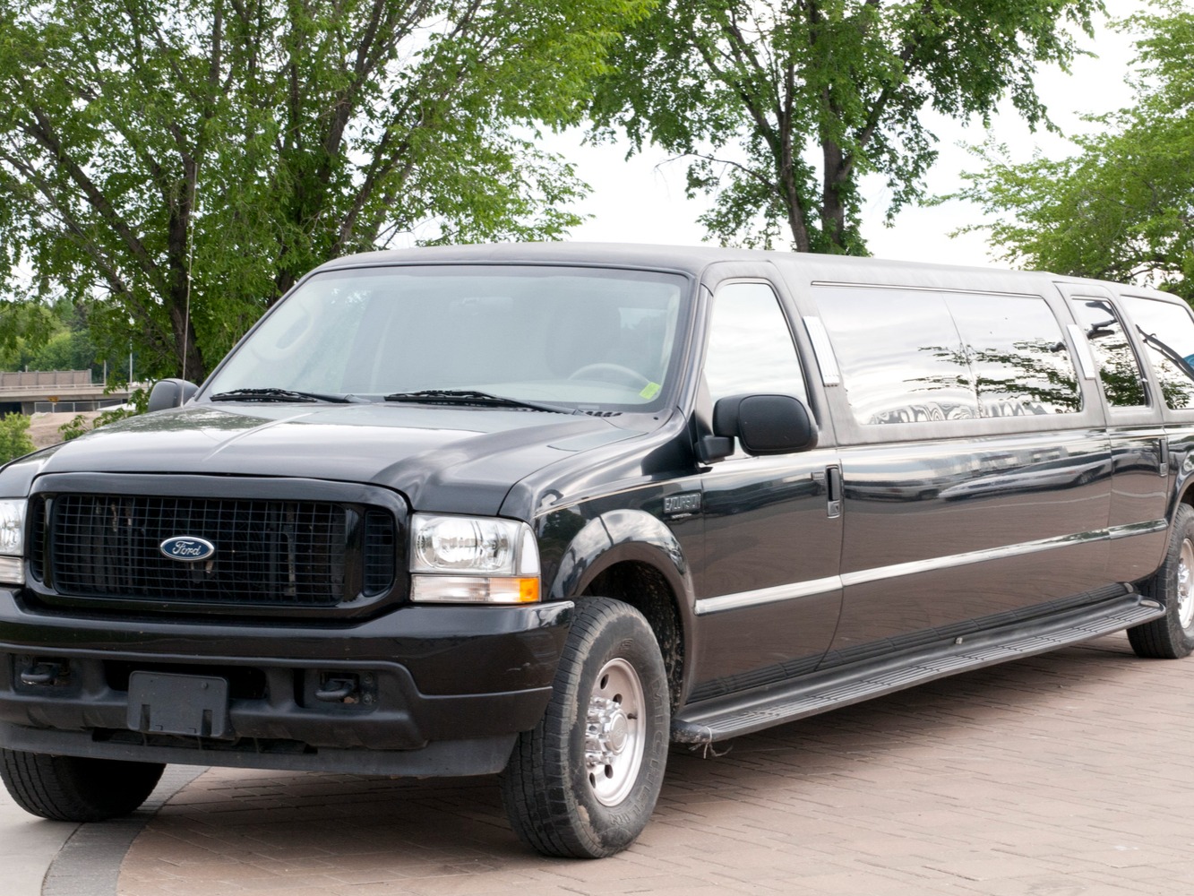 Images Saskatoon Limousine Direct