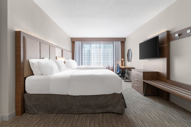 Images Holiday Inn Express & Suites Coralville by IHG